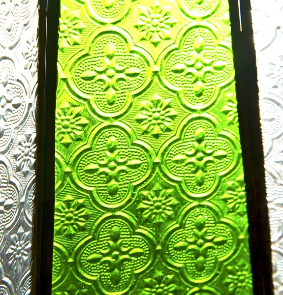 Vidrio coloreado y sol en la ventana de Marruecos África y la luz — Foto de Stock