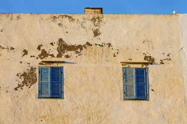 Fönster i Marocko Afrika och gamla konstruktion wal tegel hotellmarknaden — Stockfoto