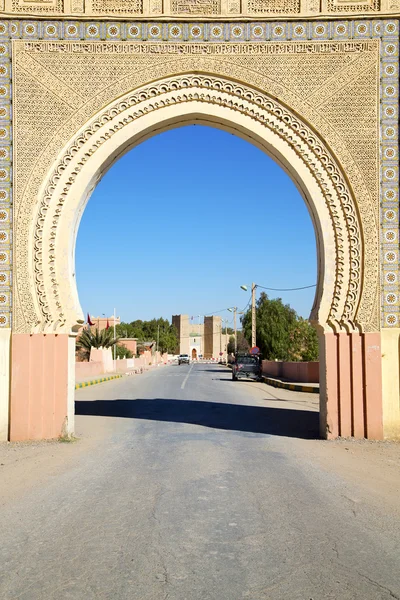Arco de morocco en África antigua calle de construcción — Foto de Stock