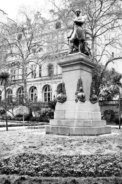 Mármore e estátua na cidade velha de Londres Inglaterra — Fotografia de Stock