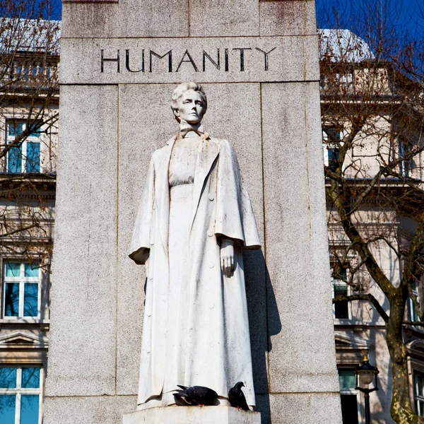 England  historic   marble and statue in old city of london — Stock Photo, Image