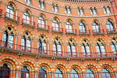 duvar binalar Londra İngiltere'de windows ve tuğla exteri