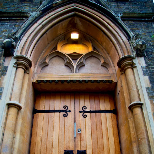 Dřevěné parlamentu v Londýně staré dveře kostela a mramorové starožitnost — Stock fotografie