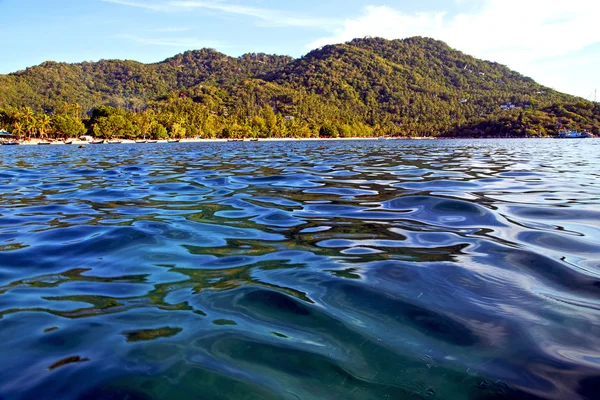 Blue lagoon  stone  thailand kho tao  of a  water   south china — Stock Photo, Image