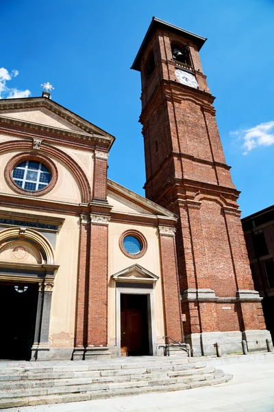 Esterno vecchia architettura in italia europa milano — Foto Stock