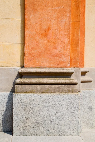 Orange  old column in the  country  of — Stock Photo, Image