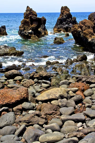 Hervideros v bílém pobřeží lanzarote — Stock fotografie