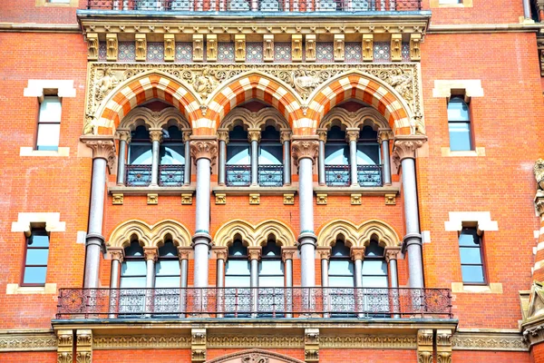 Staré zdi architektury v Londýně v Anglii cihlový exteriér — Stock fotografie