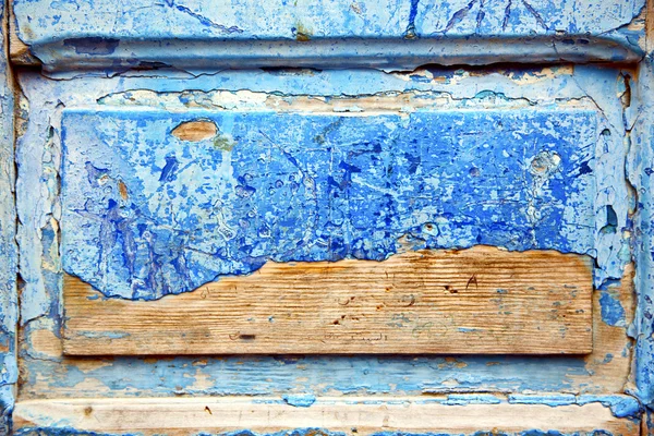 Dirty stripped paint in the nail — Stock Photo, Image