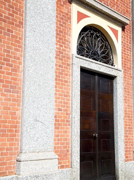 Oude deur in Italië oude textuur nagel — Stockfoto