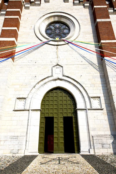 Italia lombardía en el varano borghi antigua iglesia cerrada — Foto de Stock