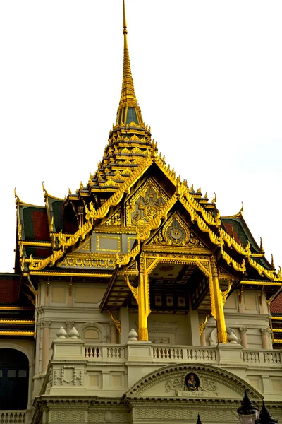 Thailand asia    in  bangkok rain    cross colors  roof wat — Stock Photo, Image