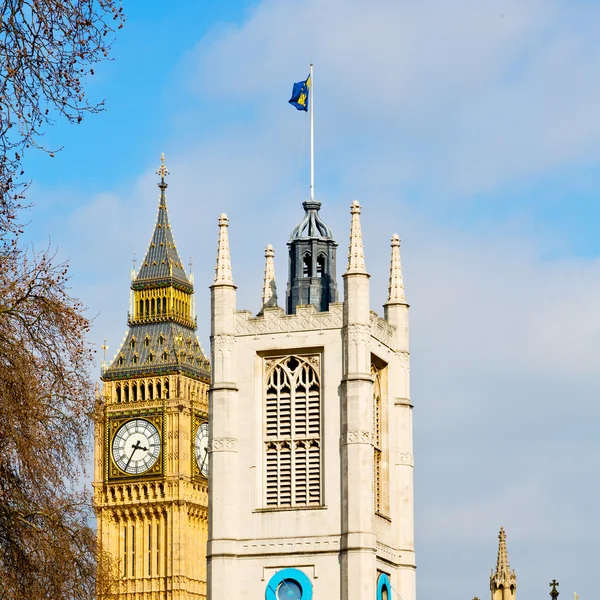 Лондонський великий бен та історичне старе будівництво Англія у віці цитаделі — стокове фото