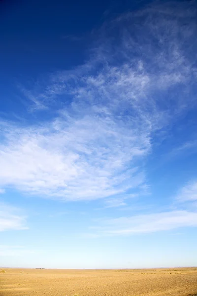 L'alba nel deserto cielo colorato — Foto Stock