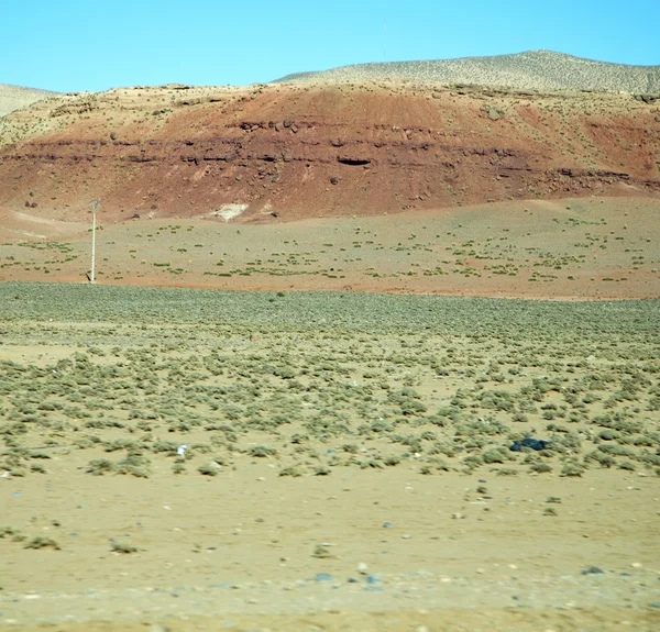 Údolí v Africe Maroko pozemní suché hory atlasu izolovat — Stock fotografie