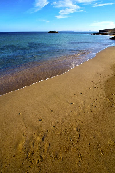 Coast people stone   spain  water in lanzarote — Stock Photo, Image