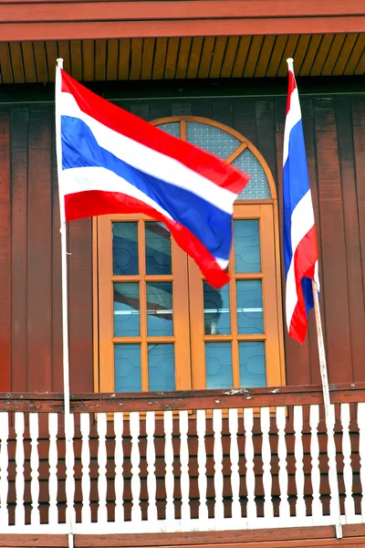 泰国国旗在曼谷的寺庙 — 图库照片