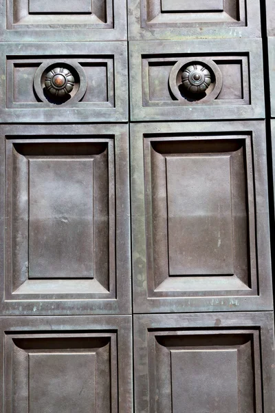 In london antique brown door   and light — Stock Photo, Image
