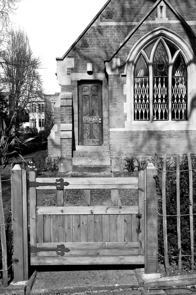 En el cementerio england europe antigua construcción e historia — Foto de Stock