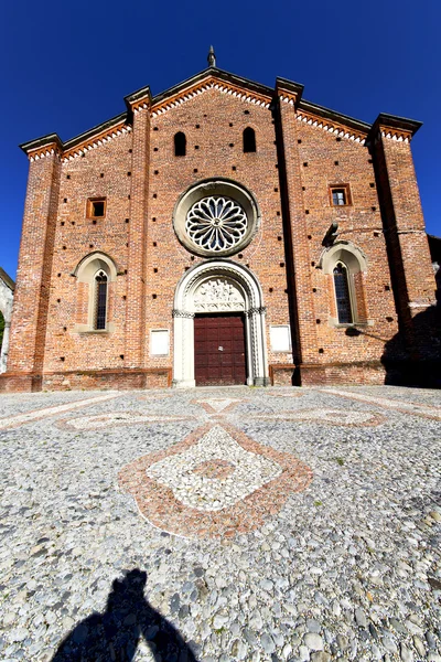 Lombardy    in  the castiglione olona    old   church  closed b — Stock Photo, Image