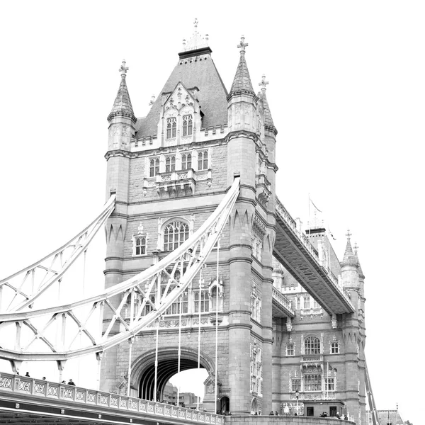 Torre de Londres en Inglaterra viejo puente y el cielo nublado —  Fotos de Stock