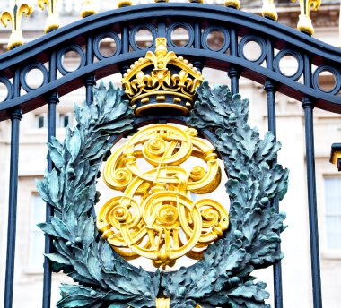 Londra İngiltere'de eski metal geçit Kraliyet Sarayı
