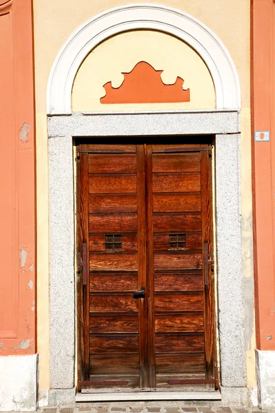 Oude deur in ancian traditionele textuur nagel — Stockfoto