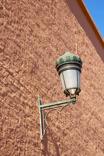 Pouliční lampa v Maroku venku a dekorace — Stock fotografie