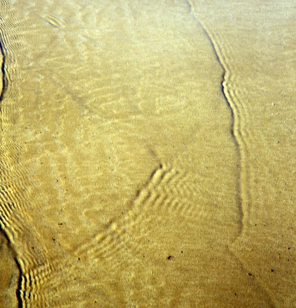 Maroko v Africe hnědé pobřeží mokré písčité pláže u Atlantiku o — Stock fotografie