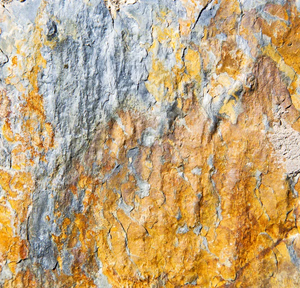 Rochers pierre et rouge gneiss orange dans le mur du Maroc — Photo