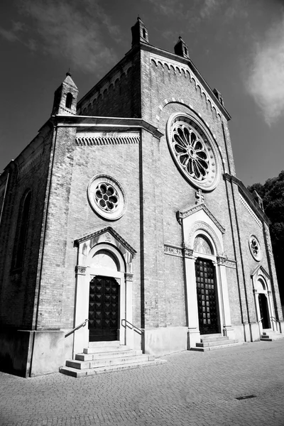 Construcción de arquitectura antigua en italia europa milan religion a —  Fotos de Stock