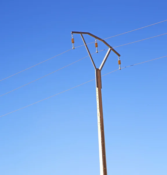 Veřejné prostranství v Africe Maroko energie a distribuce pylonu — Stock fotografie