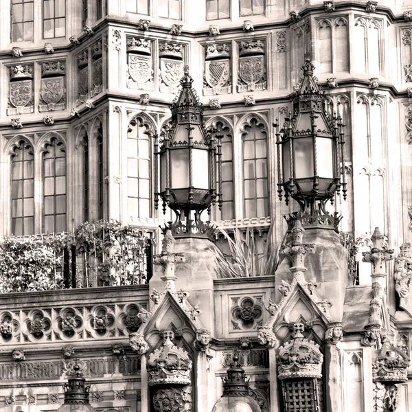 Viejo en Londres histórico parlamento ventana de cristal structu —  Fotos de Stock