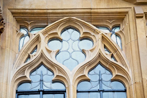 Britânico em londres inglaterra construção antiga e religião — Fotografia de Stock