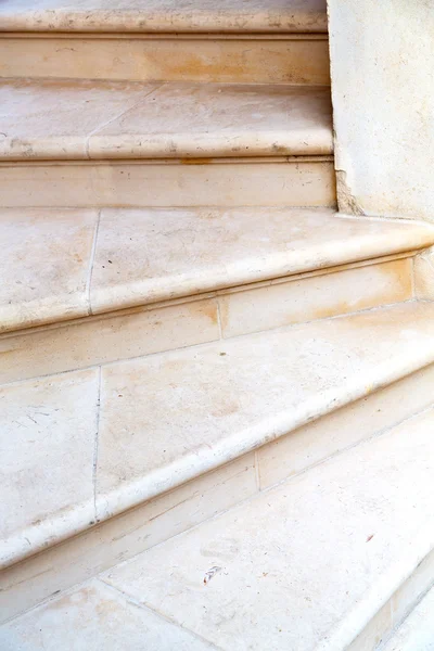 Em Londres monumento velhos passos e mármore ancien linha — Fotografia de Stock