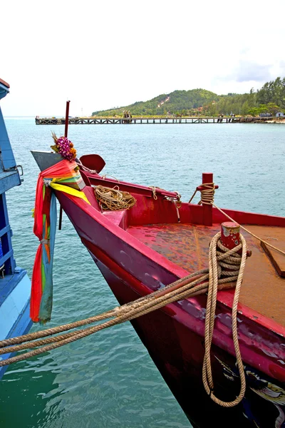 Лодка голубой камень лагуны в Таиланде Кхо Тао море залива — стоковое фото