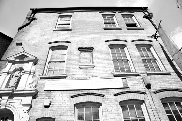 Arquitetura antiga exterior na Inglaterra londres europa parede e hist — Fotografia de Stock