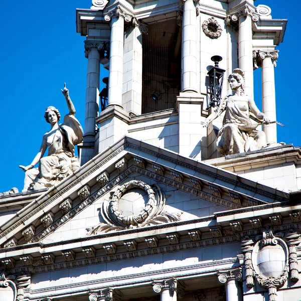 Exterior old architecture in england london europe wall and hist — Stock Photo, Image