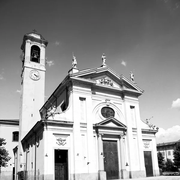 Зовнішні старовинної архітектури в Італії Європі Мілан релігії — стокове фото