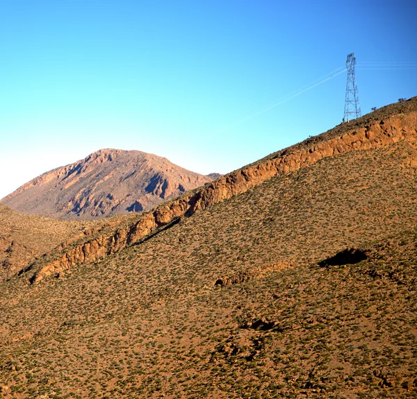 Tal in Afrika Marokko der Atlas trockene Bergböden isolieren — Stockfoto