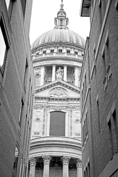 Sint-Pauluskathedraal in Londen Engeland oude bouw en religio — Stockfoto