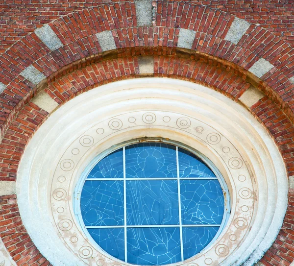 Antique contruction in italy europe marble and rose window the w — Stock Photo, Image