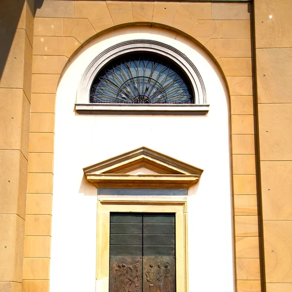 Old door in italy land europe architecture and wood the historic — Stock Photo, Image