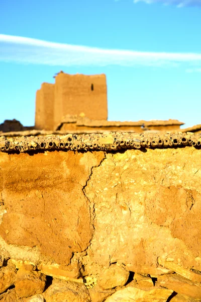 Africa dans un ciel nuageux bleu histoycal — Photo