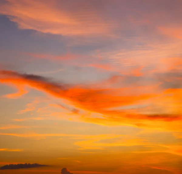 Nube del amanecer y cielo en Tailandia kho — Foto de Stock