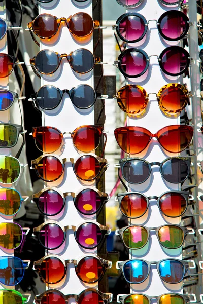 In vetro di Londra e occhiali da sole alla luce — Foto Stock