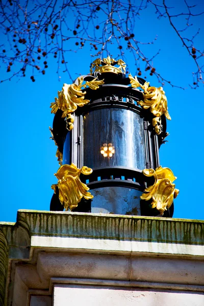 Historische statue in london england — Stockfoto