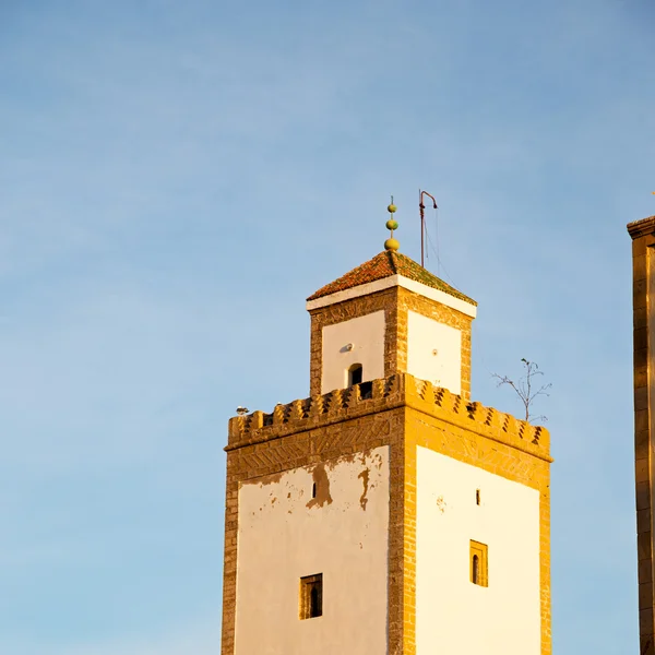 Old brick tower in morocco africa village and the sky — Stock Photo, Image