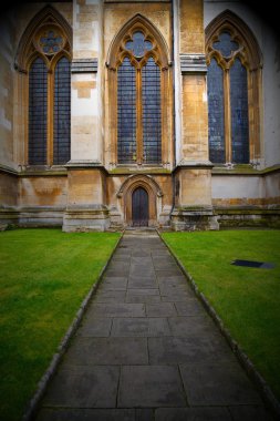 Gül pencere weinstmister manastırda Londra eski kilise kapısına ve ma