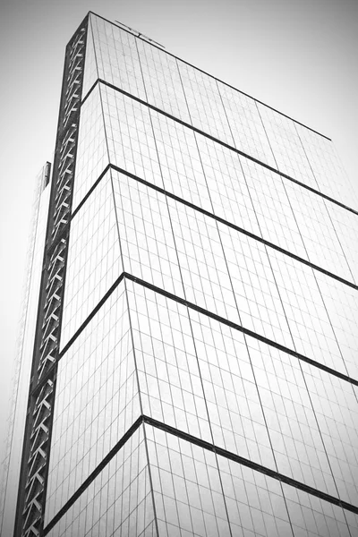 Новое здание в лондонском небоскребе и окно — стоковое фото